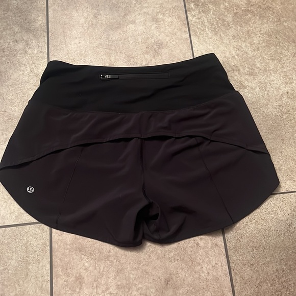 Lululemon Speed Up High-Rise 4” Shorts - Picture 2 of 3